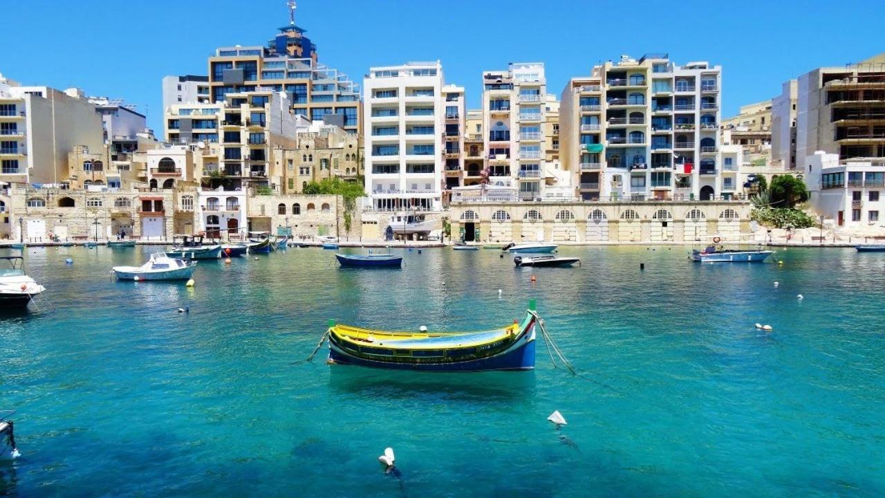 Cosy Apartment Steps To St George'S Bay San Ġiljan Buitenkant foto