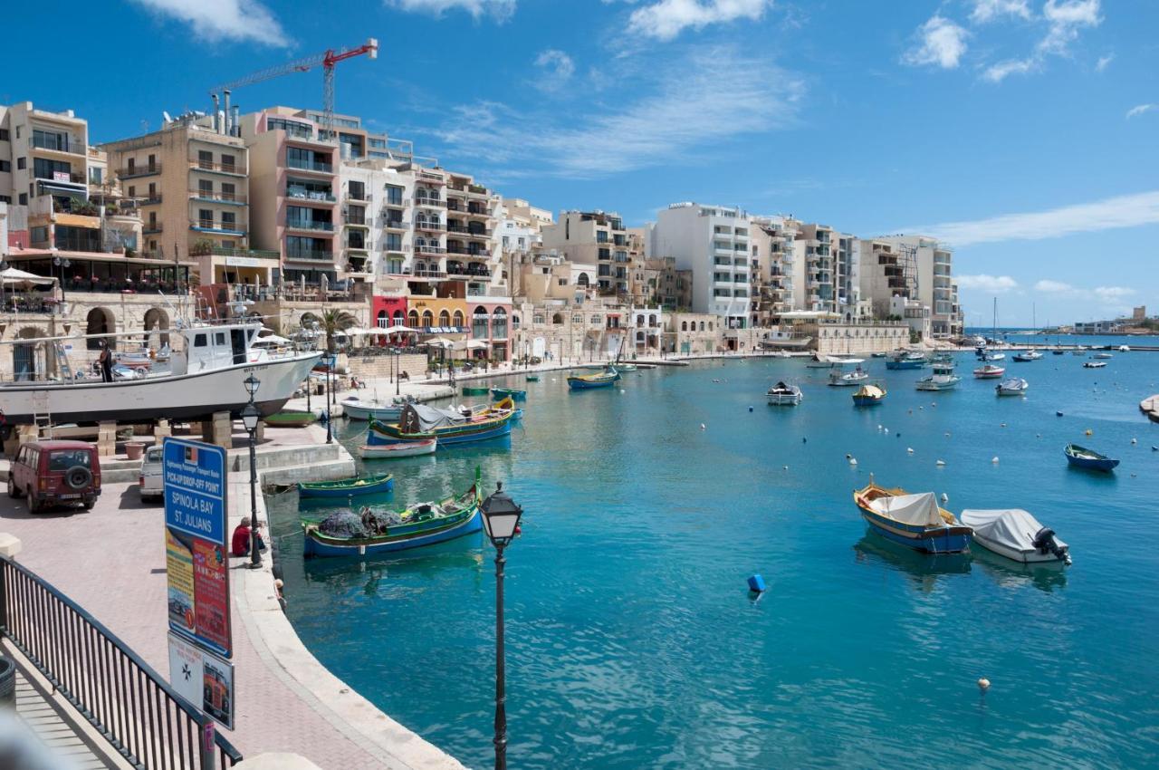 Cosy Apartment Steps To St George'S Bay San Ġiljan Buitenkant foto