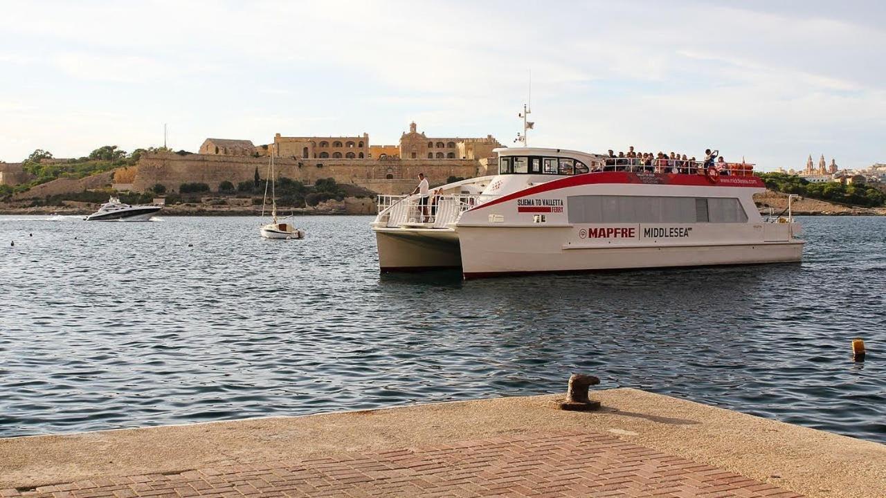 Cosy Apartment Steps To St George'S Bay San Ġiljan Buitenkant foto